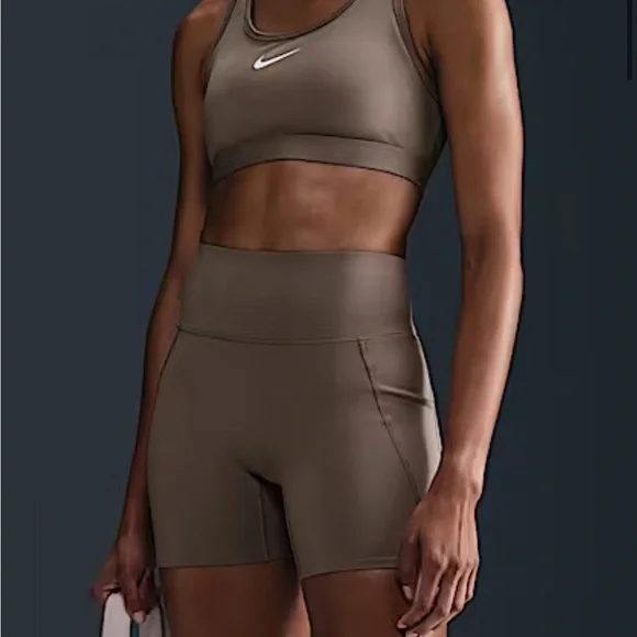 Nike Universa Medium-Support High-Waisted 5 Biker Training Shorts with Pocket - Picture 1 of 6